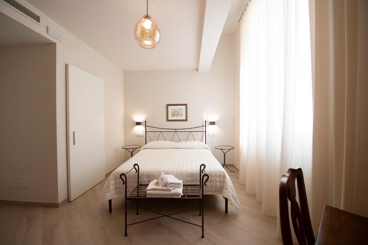 Villino Micol Camere A Due Passi Dal Mare Marina Di Carrara Extérieur photo